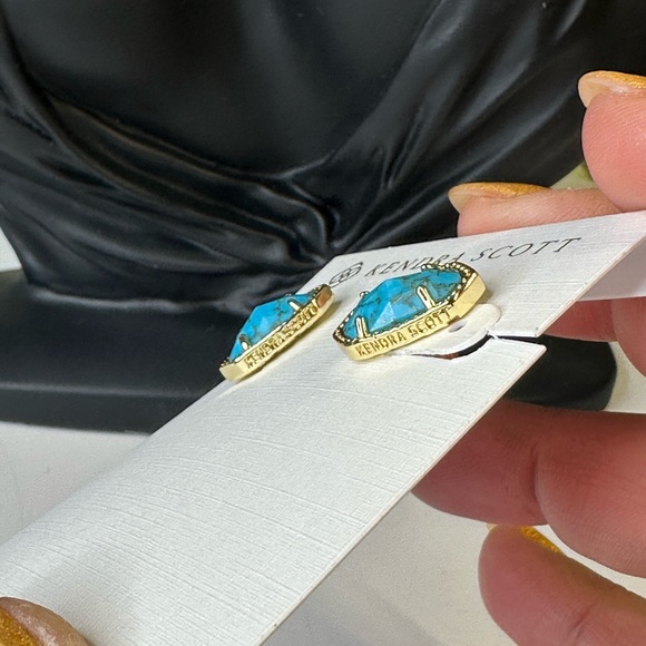 Kendra Scott turquoise stone earring with gold tone hardware new with dustbag - Picture 2 of 2